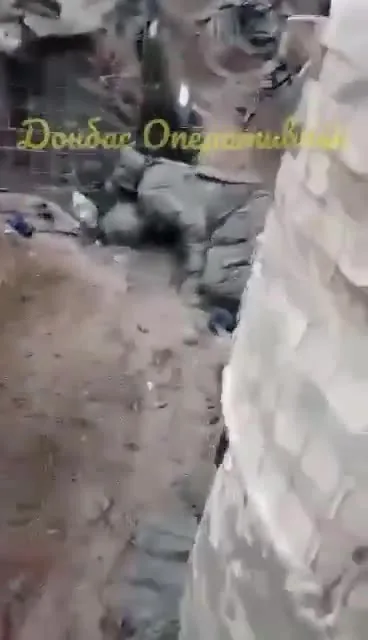 Preview for Fella From The Ministry Of Ungentlemanly Warfare on X- 'Part two of the HIMARS strike on a Russian trench https---t.co-NTNQT90nRl' - X