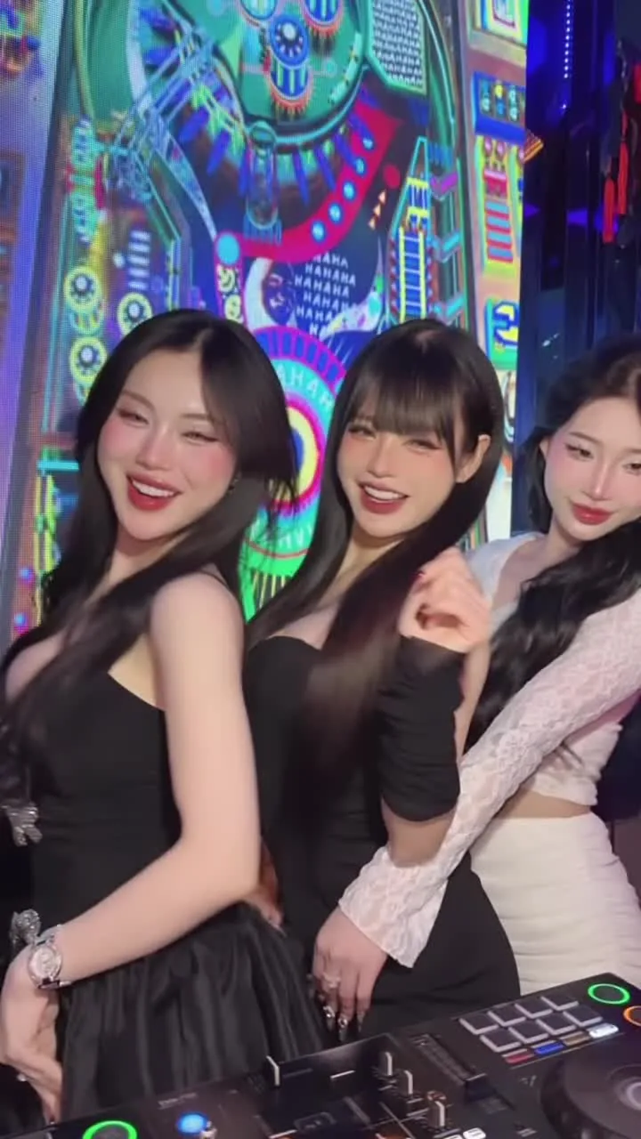 Preview for 5 Facebook 9