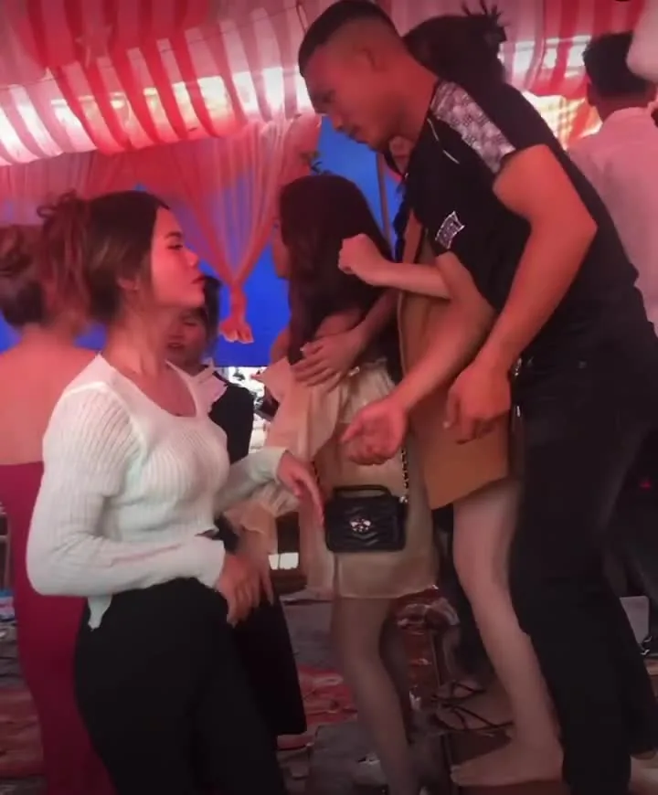 Preview for Múi mít dễ dãi đến thế là cùng